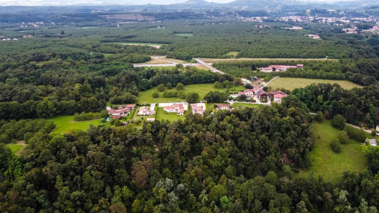 La Vallee Des Noyers Beaulieu  ภายนอก รูปภาพ